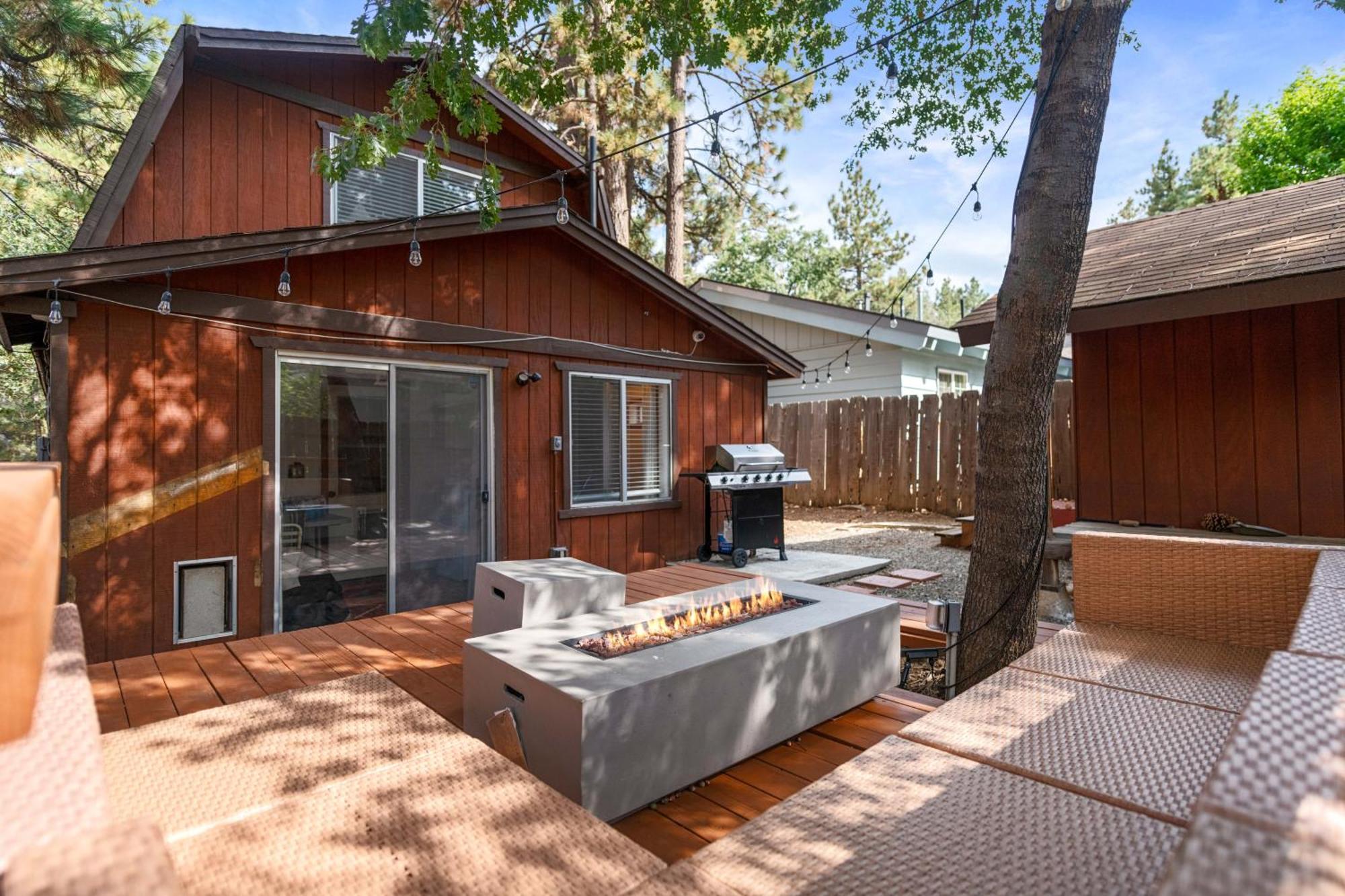 Green Leaf Lodge - Classic Mountain Gambrel Cabin With Hot Tub! Sugarloaf Exterior photo